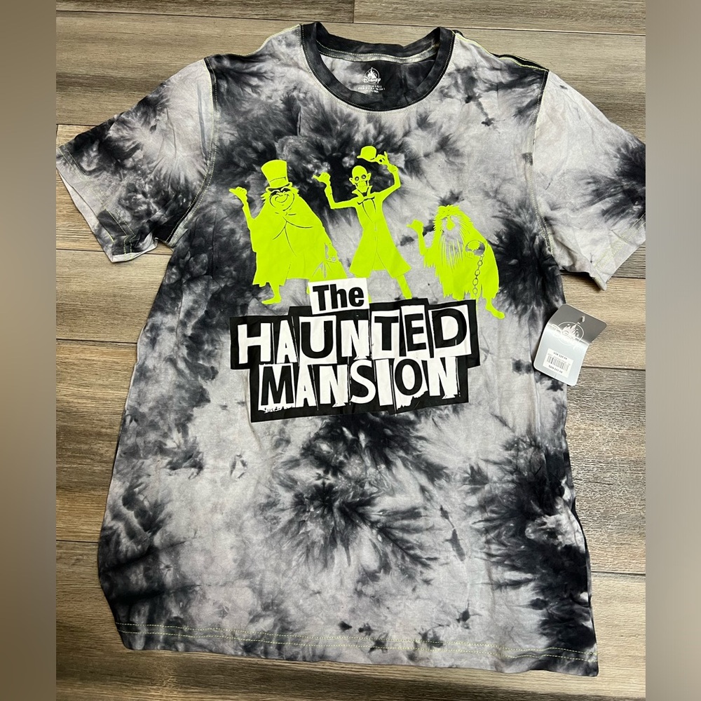 NWT Disney Haunted Mansion Shirt- Small‎